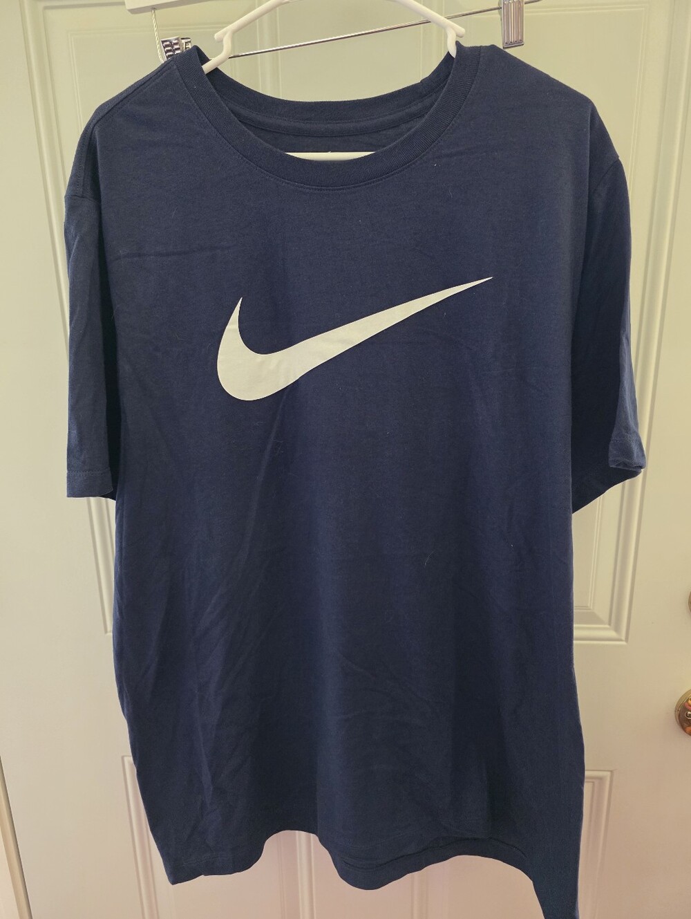 Nike Men's Navy Blue Short Sleeve Tee with White Swoosh Size XL New With Tags